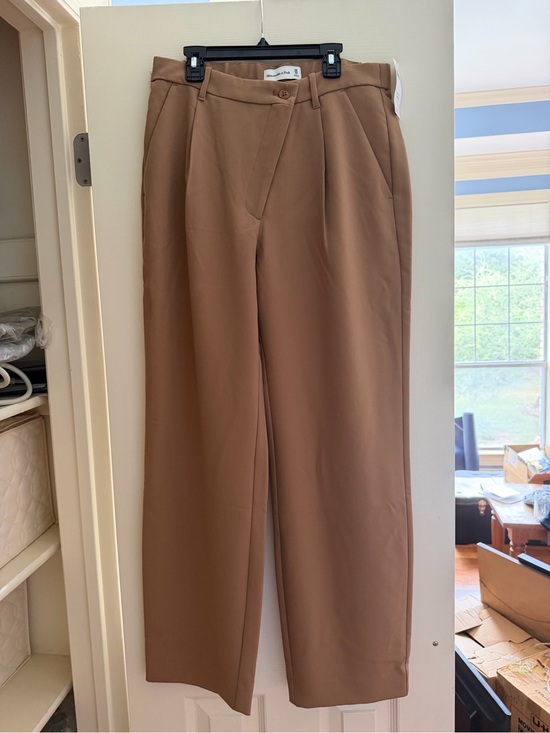 Abercrombie & Fitch Pants - Abercrombie & Fitch Women's Tan Straight-Leg Trousers